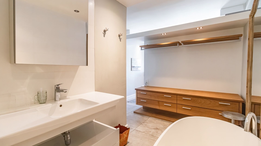 To Let 4 Bedroom Property for Rent in Gordons Bay Village Western Cape